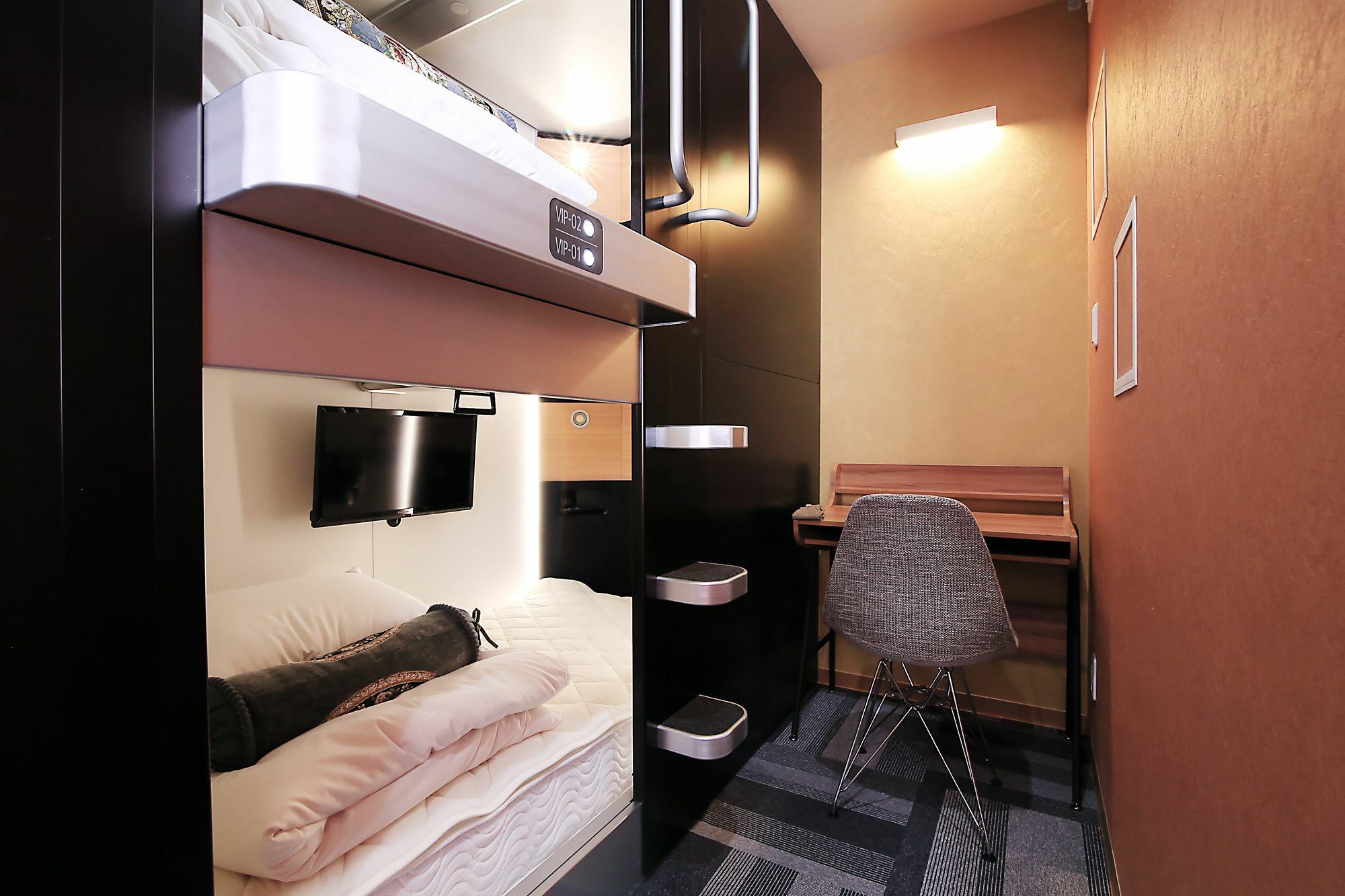 The Global Kapselhotel *