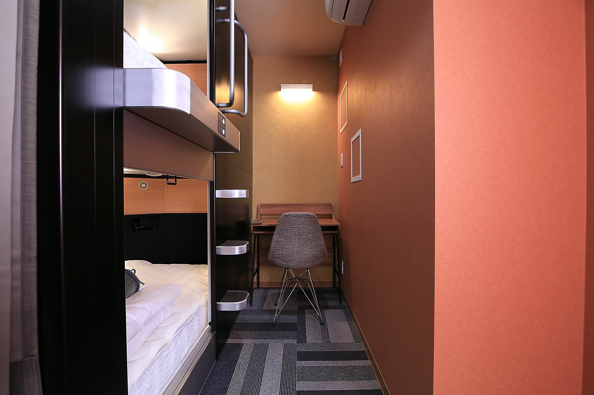 The Global Kapselhotel Präfektur Tokio