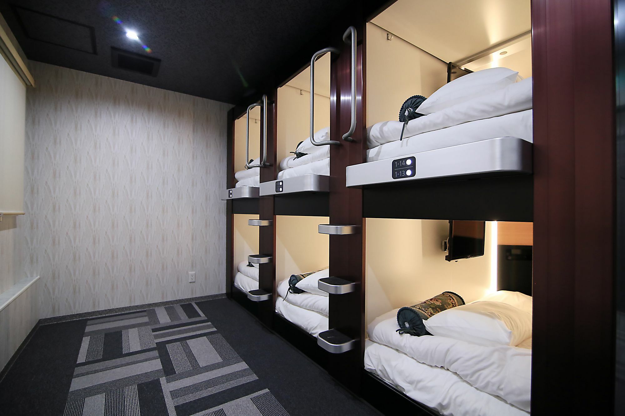 The Global Kapselhotel *